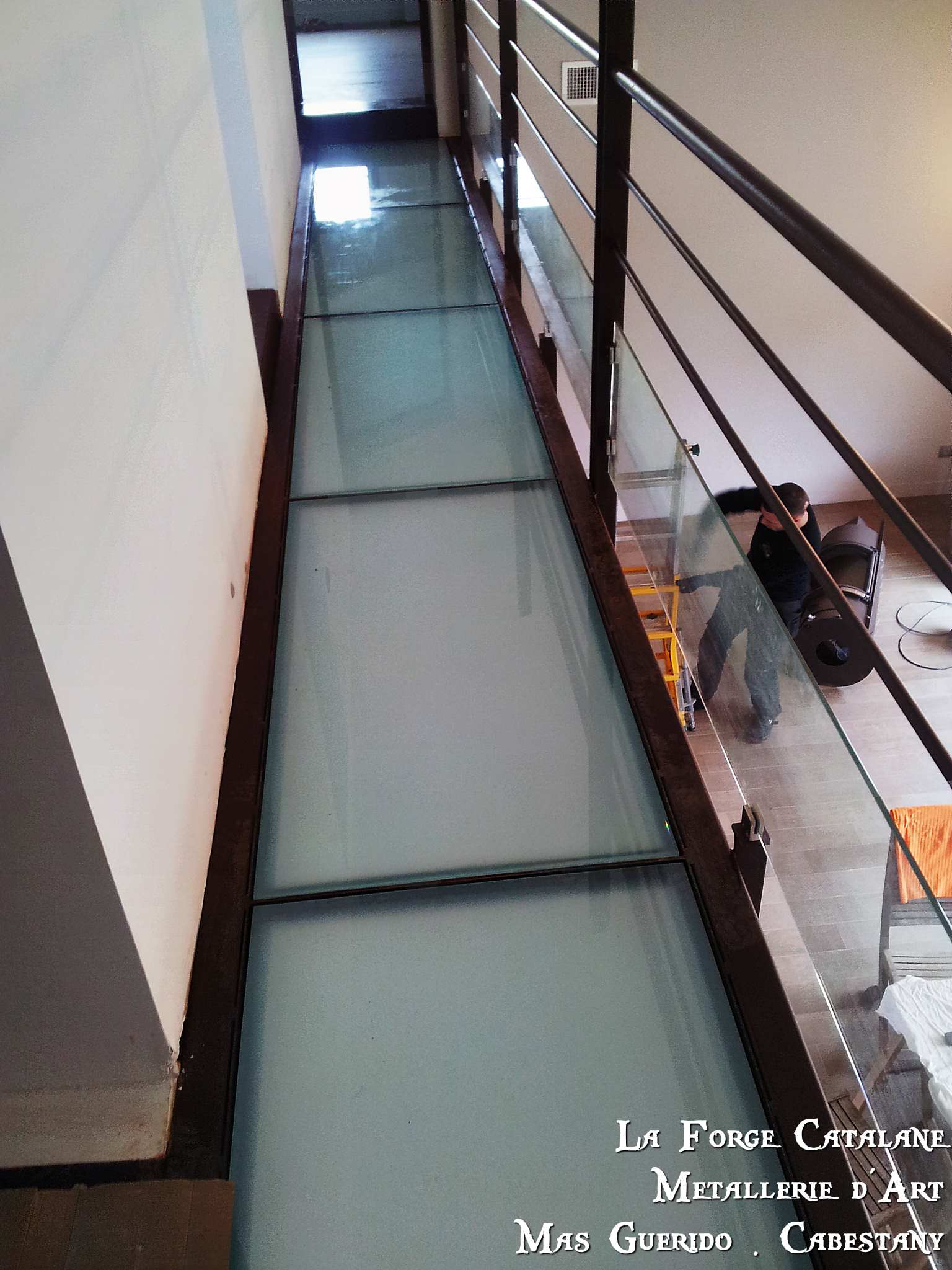 passerelle vitree vitrage opalescent garde corps  fer Forge Catalane Cabestany.jpg